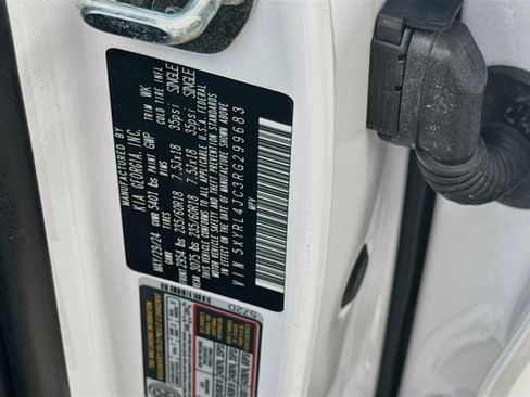 Used 2024 Kia Sorento S w/ Panoramic Sunroof Package FWD image 35