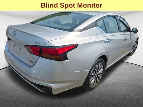 Used 2024 Nissan Altima 2.5 SV AWD/4WD image 4