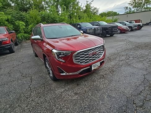 Used 2018 GMC Terrain Denali w/ Advanced Safety Package AWD/4WD image 11