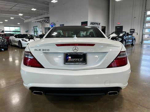 Used 2016 Mercedes-Benz SLK 300 image 13