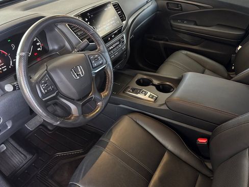 Used 2025 Honda Ridgeline TrailSport image 3