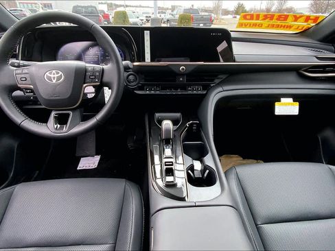 New 2026 Toyota Crown Signia XLE image 5