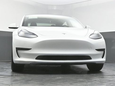 Used 2023 Tesla Model 3 Standard Range image 52