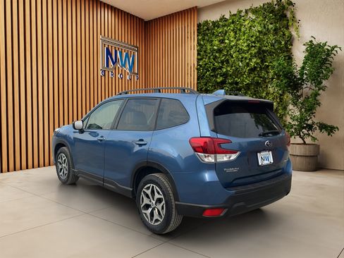 Used 2022 Subaru Forester Premium AWD/4WD image 21