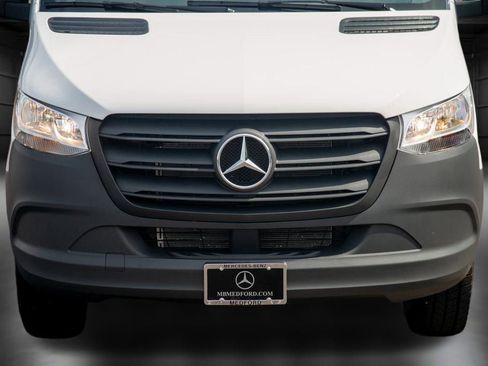 Used 2024 Mercedes-Benz Sprinter 144 Cargo image 10