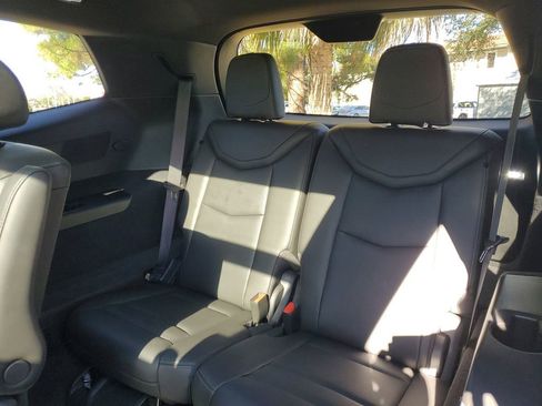 Used 2025 Cadillac XT6 Premium Luxury image 18