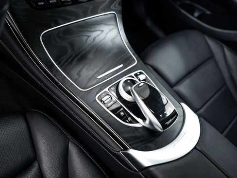 Used 2017 Mercedes-Benz GLC 300 4MATIC image 9