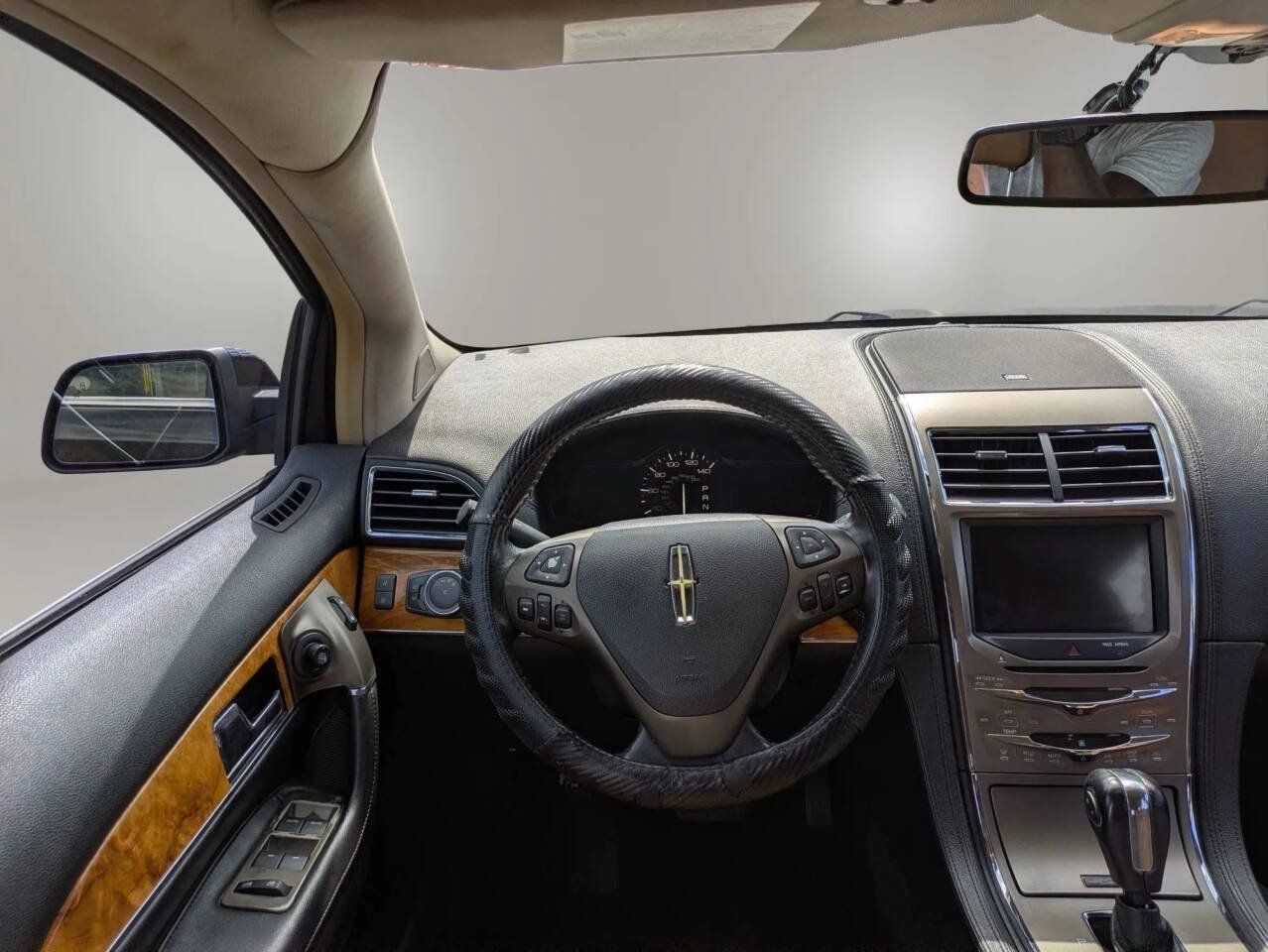 Used 2012 Lincoln MKX AWD image 23