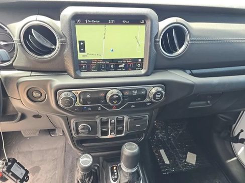 Used 2021 Jeep Wrangler Unlimited Sahara AWD/4WD image 11