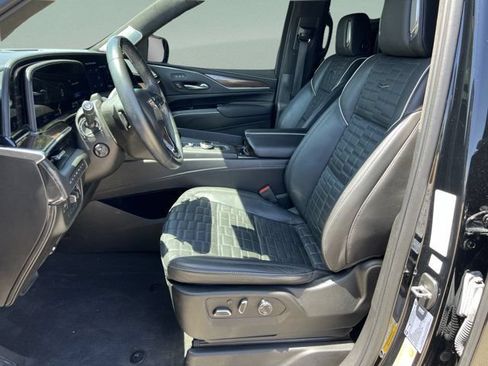 Used 2023 Cadillac Escalade Sport Platinum AWD/4WD image 9