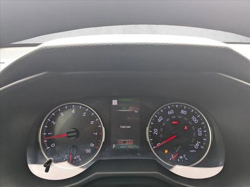 Used 2021 Toyota RAV4 LE FWD image 11