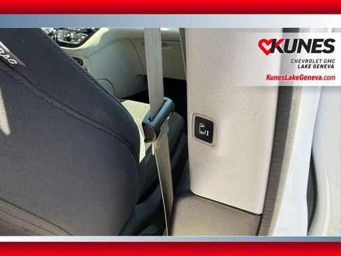 Used 2023 Chrysler Voyager LX FWD image 19