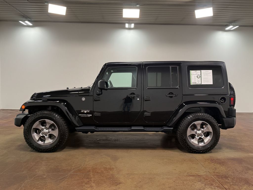 Used 2018 Jeep Wrangler Unlimited Sahara AWD/4WD image 6