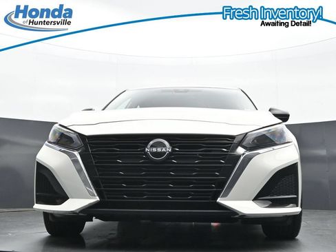 Used 2025 Nissan Altima 2.5 SV FWD image 23