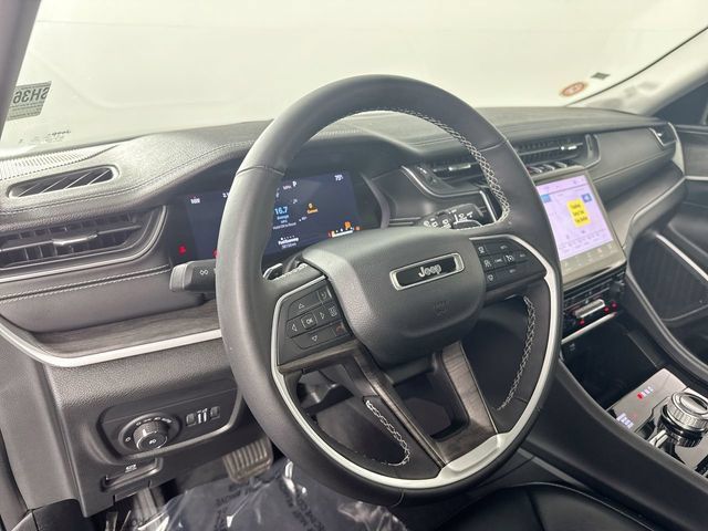 Used 2023 Jeep Grand Cherokee L Limited AWD/4WD image 25