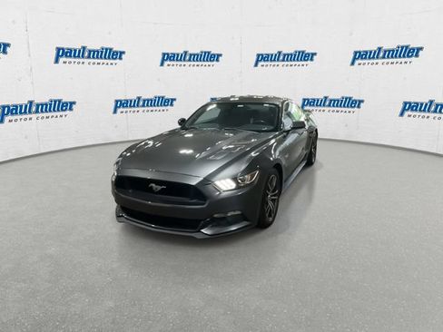 Used 2017 Ford Mustang GT RWD image 3