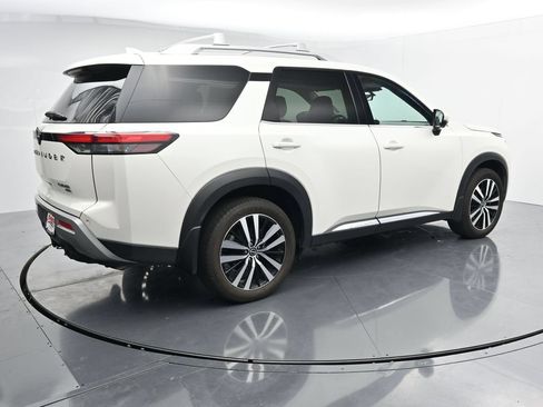 Used 2023 Nissan Pathfinder Platinum w/ Cargo Package AWD/4WD image 8