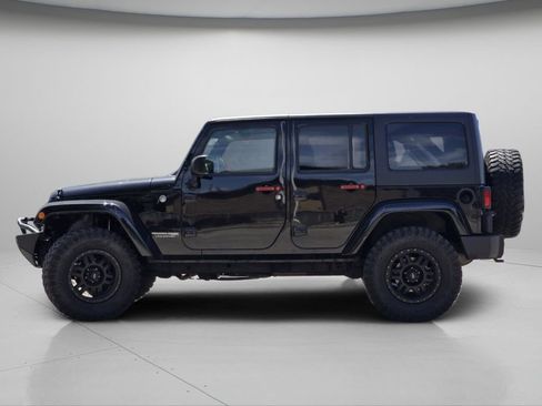Used 2018 Jeep Wrangler Unlimited Sahara AWD/4WD image 12