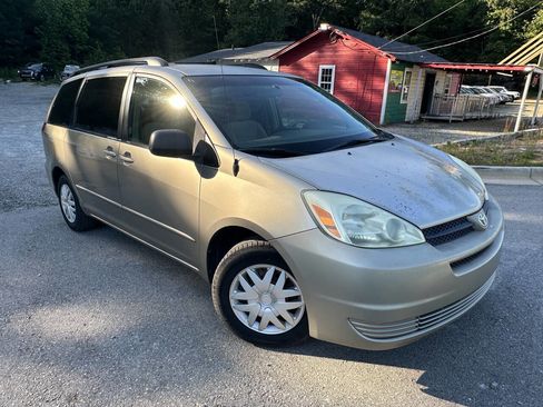 Used 2004 Toyota Sienna LE FWD image 1