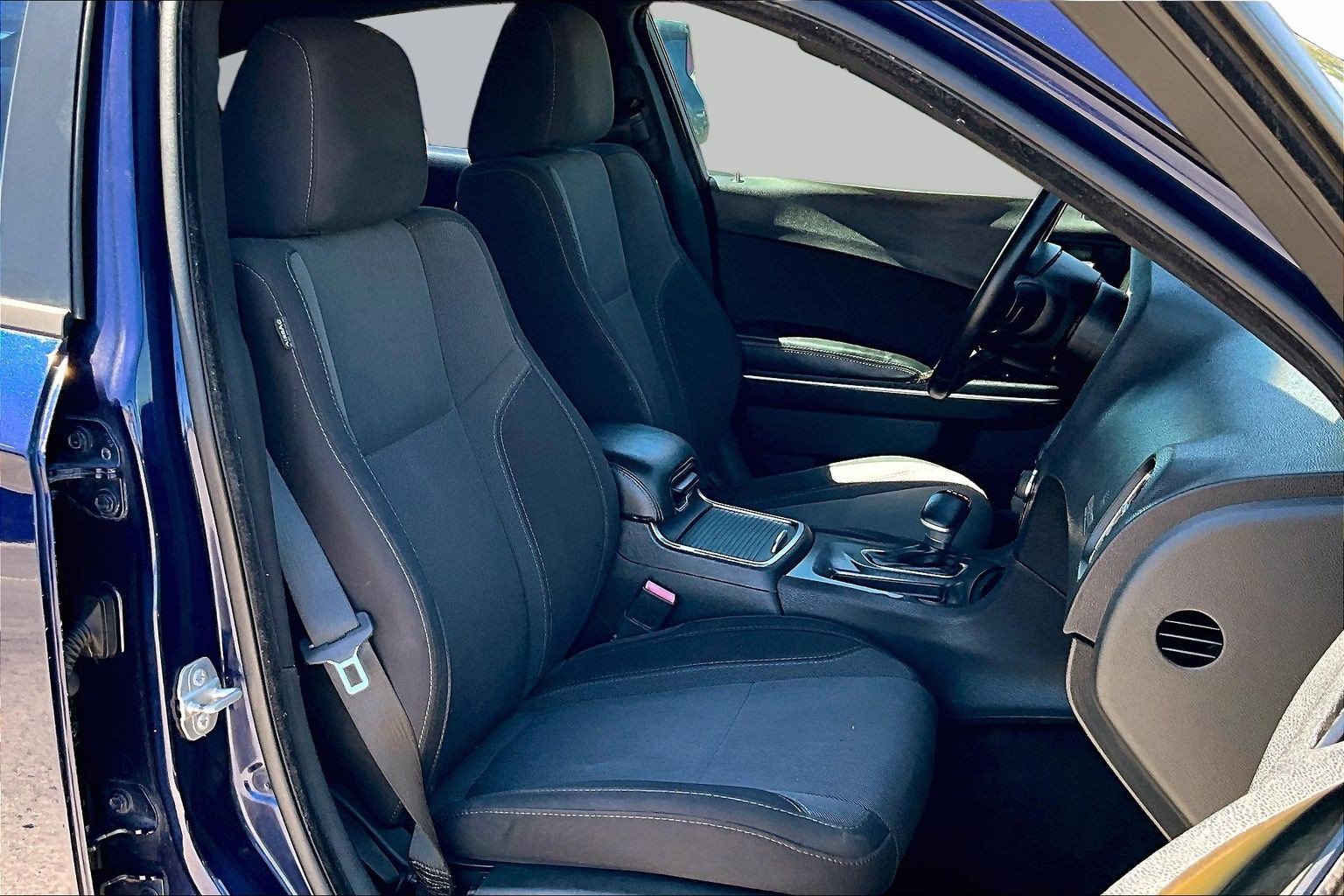Used 2015 Dodge Charger SXT RWD image 7