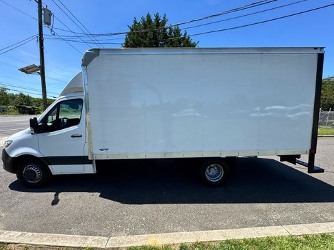 Used 2022 Mercedes-Benz Sprinter 3500 image 12