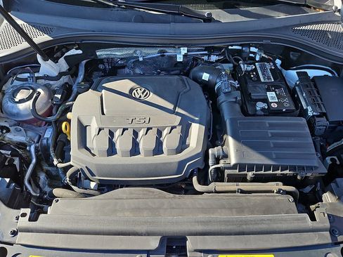Certified 2022 Volkswagen Tiguan SE image 30