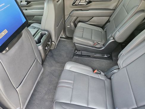Certified 2025 Chevrolet Tahoe RST w/ Advanced Technology Package AWD/4WD image 32