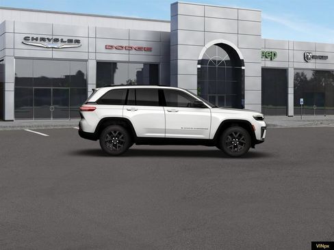 New 2026 Jeep Grand Cherokee Altitude AWD/4WD image 9