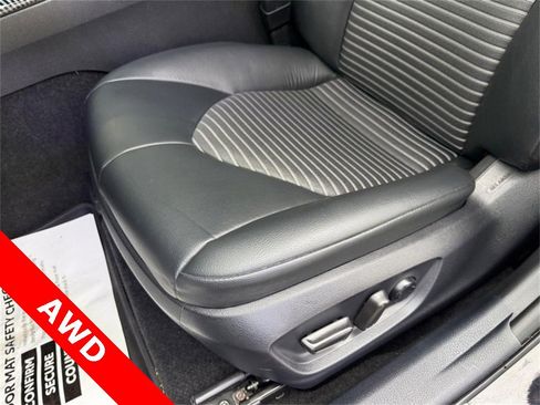 Used 2024 Toyota Camry SE image 17