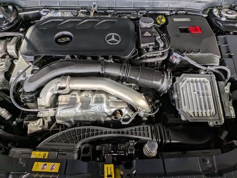 Used 2025 Mercedes-Benz GLB 250 image 25
