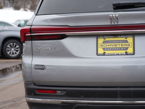 Used 2025 Buick Enclave Preferred image 10