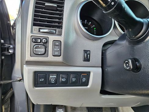Used 2010 Toyota Sequoia Platinum AWD/4WD image 32