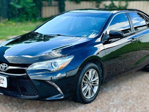 Used 2017 Toyota Camry SE FWD image 8