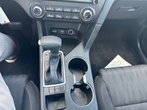 Used 2021 Kia Sportage LX FWD image 23