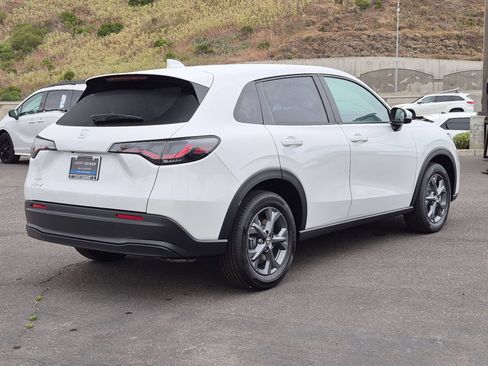 New 2027 Honda HR-V LX image 9