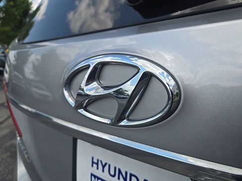 Used 2016 Hyundai Santa Fe Limited w/ Option Group 04 FWD image 12