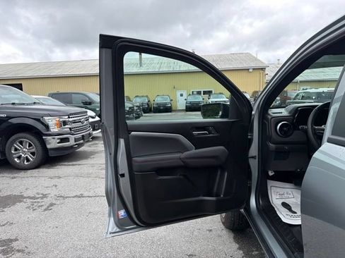 Used 2026 Chevrolet Colorado Z71 w/ Z71 Convenience Package 2 AWD/4WD image 19