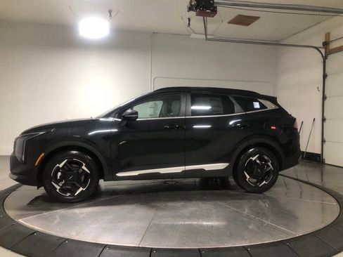 New 2026 Kia Sportage EX FWD image 4