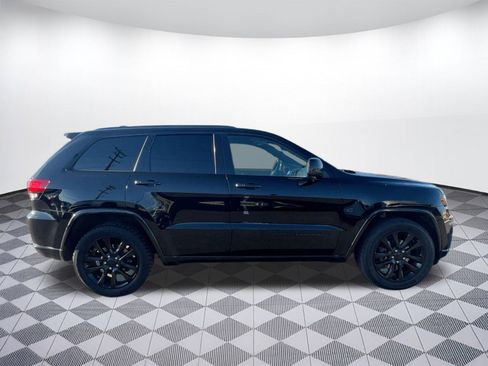 Used 2019 Jeep Grand Cherokee Altitude image 8