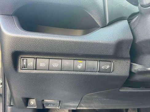 Used 2024 Toyota RAV4 SE w/ Weather & Moonroof Package image 18