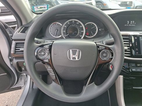Used 2017 Honda Accord EX image 19