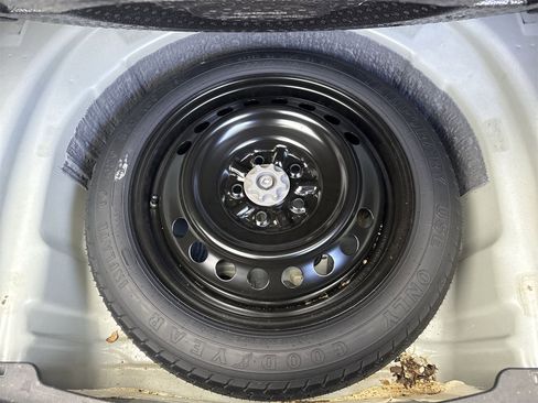 Used 2020 Toyota Avalon Limited image 41