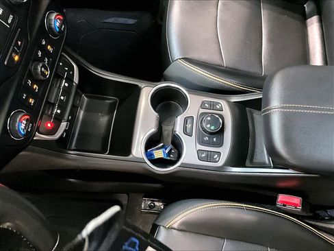 Used 2022 GMC Terrain AT4 w/ Infotainment Package II image 19