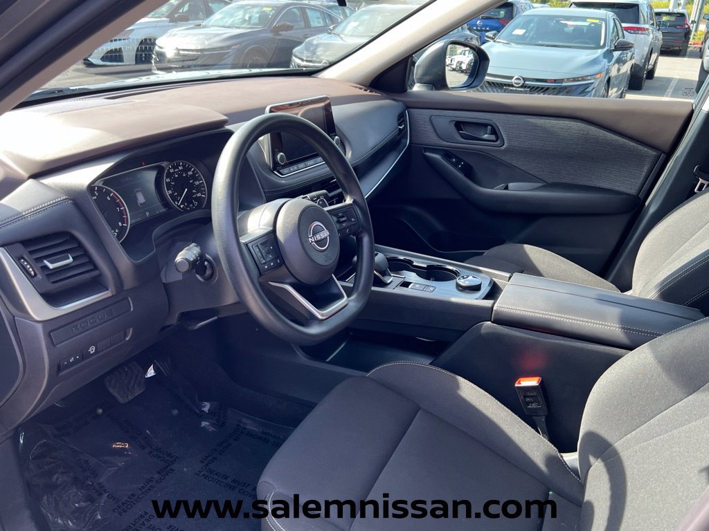 Used 2023 Nissan Rogue S AWD/4WD image 15
