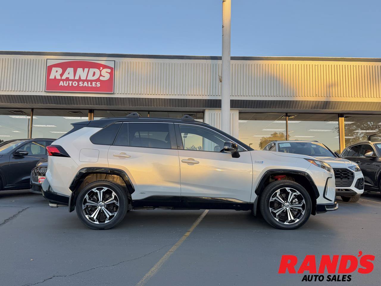 Used 2023 Toyota RAV4 XSE w/ Weather Package AWD/4WD image 1