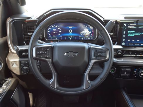 Used 2024 Chevrolet Silverado 2500 High Country w/ Midnight Edition AWD/4WD image 7