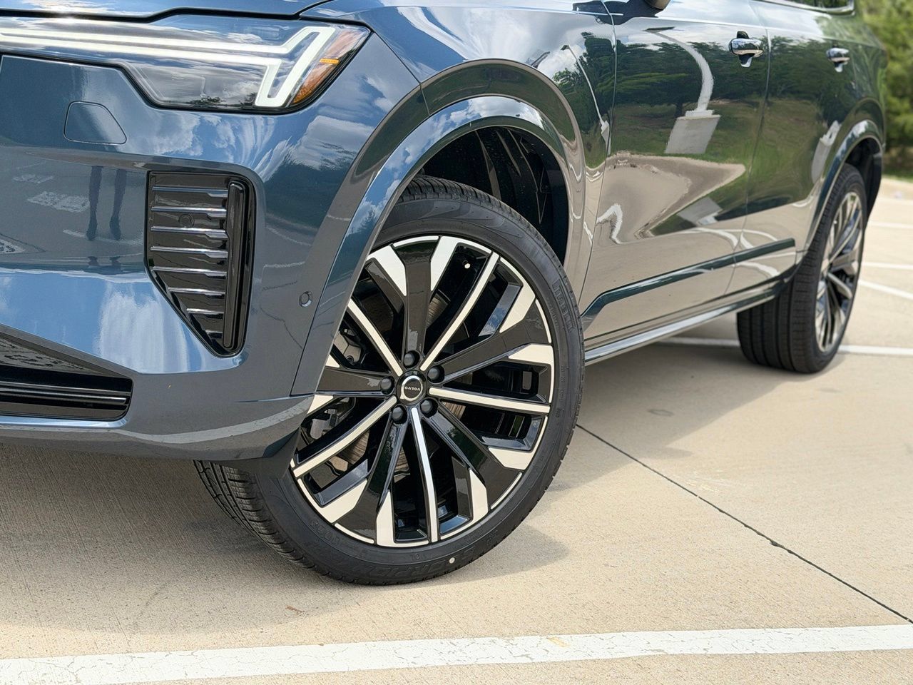New 2026 Volvo XC90 B6 Ultra w/ Protection Package Premier AWD/4WD image 9