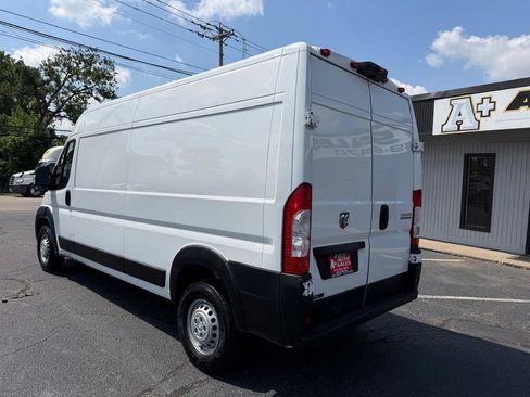 Used 2025 RAM ProMaster 2500 w/ Convenience Group FWD image 10