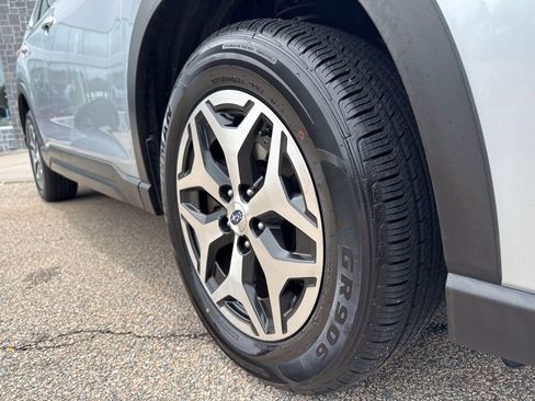 Used 2023 Subaru Forester Premium AWD/4WD image 29