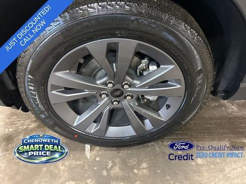 New 2026 Ford Explorer Active w/ Active Comfort Package image 9